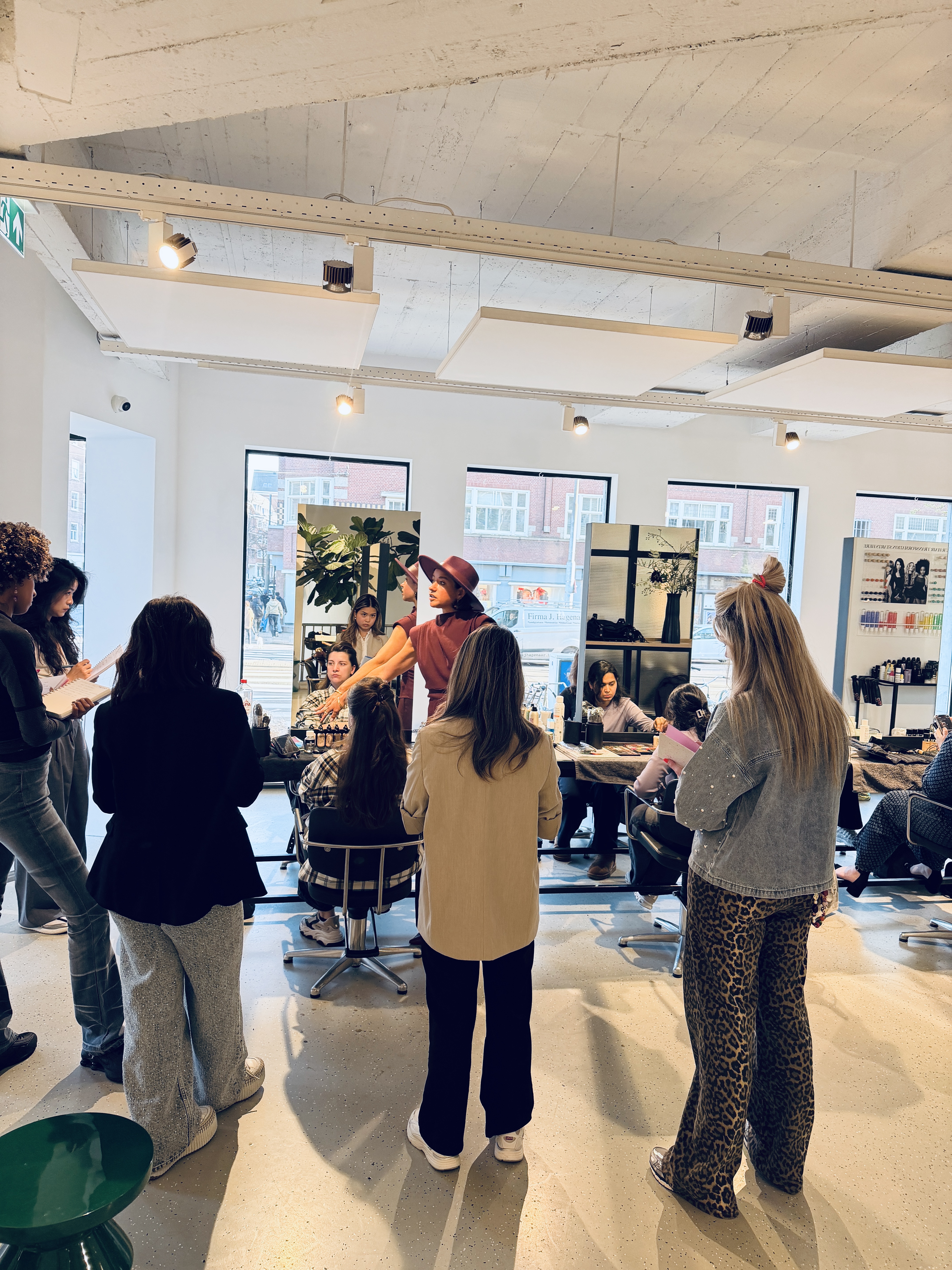 Beauty professionals in een creatieve workshop bij JDO